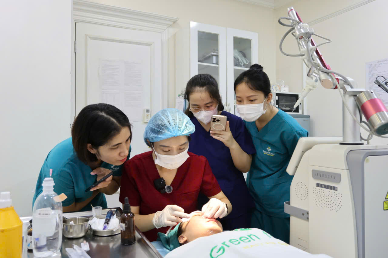 trị viêm nang lông ở chân tại nhà