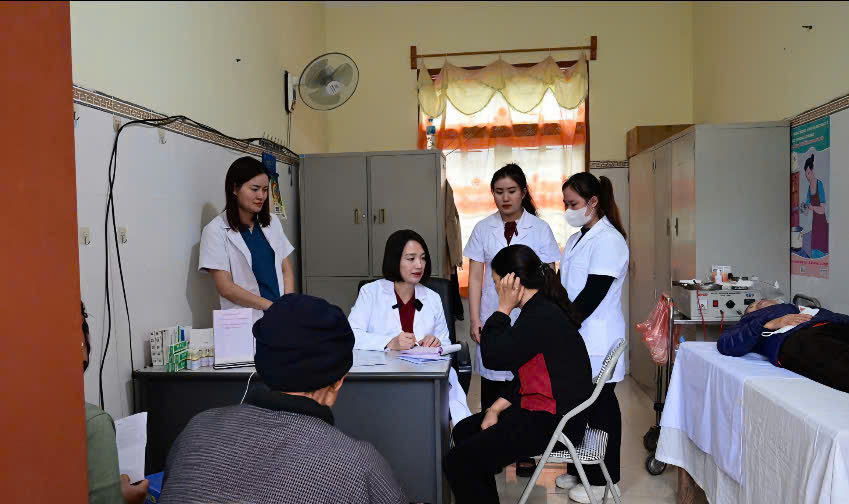 chăm sóc người lớn bị rôm sảy 